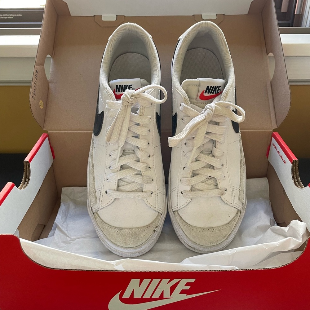 Nike Blazer Low '77 Shoes size 5Y